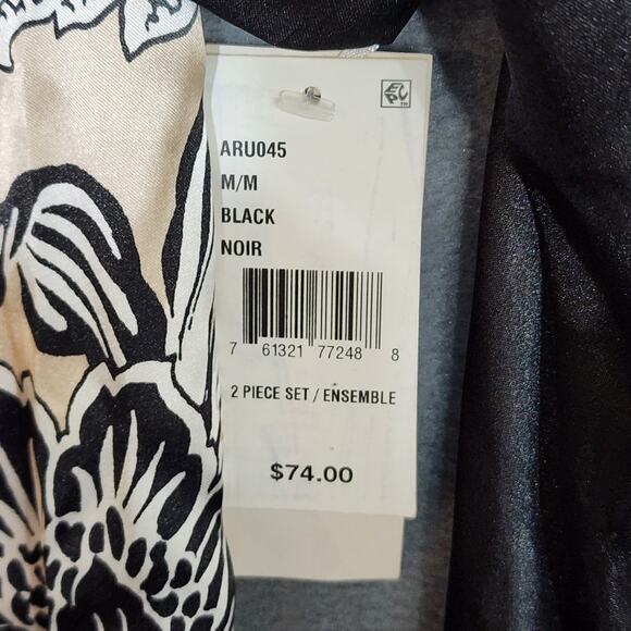 Linea Donatella Satin Pajamas Set Button-Front‎ Size Medium - Picture 5 of 10